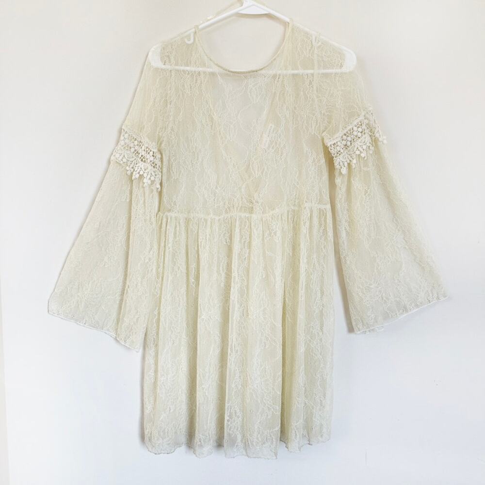 Coco + Jameson Lace Dress Bell Sleeve Deep V Back Short Junior LARGE Cream